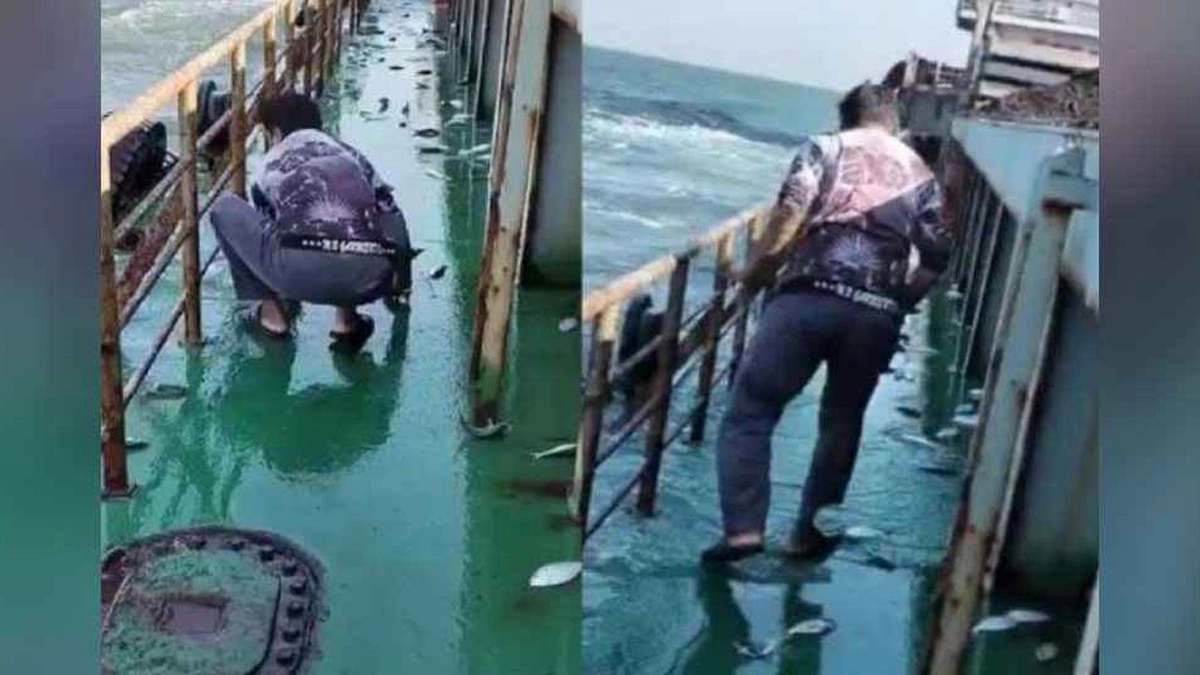 ইলিশ মাছ ধরতে ব্যস্ত প্রকৌশলী রবিউল। ছবি- সংগৃহীত