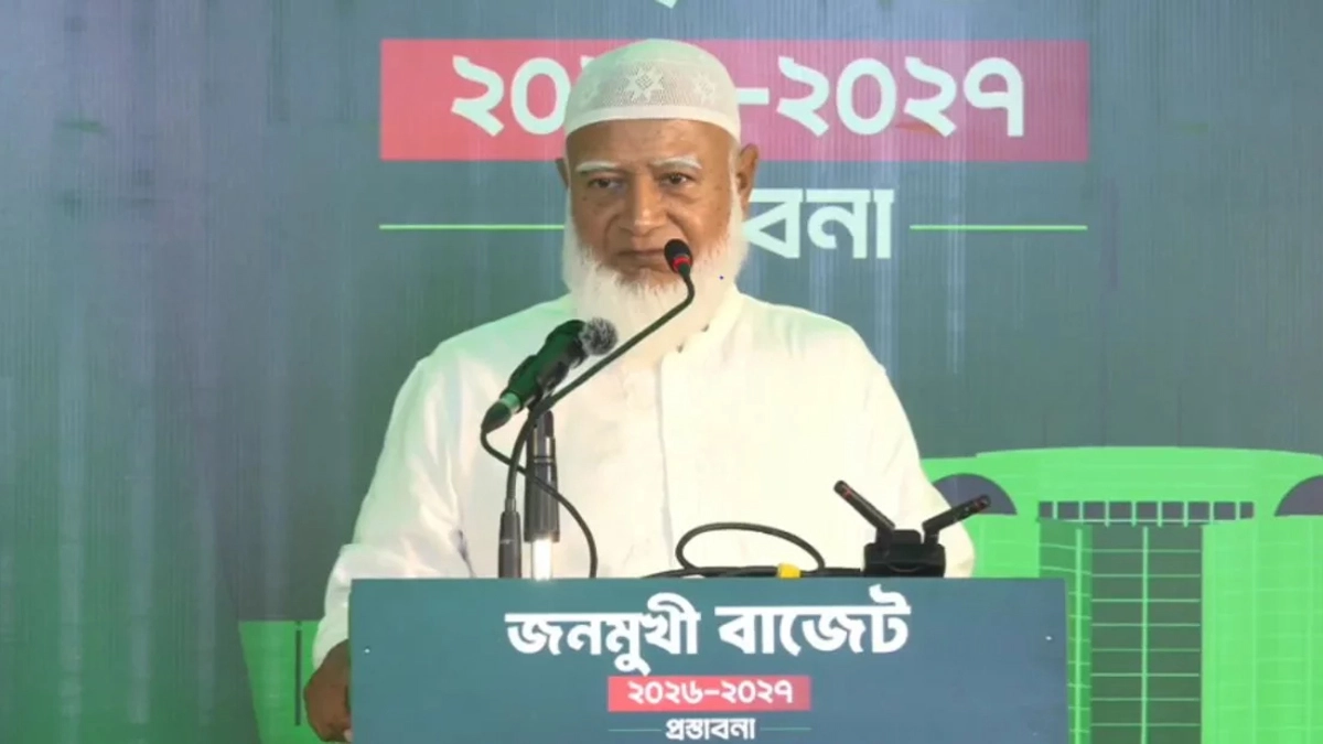 ‘ছায়া বাজেট প্রস্তাবনা’ উপস্থাপন করেছেন ডা. শফিকুর রহমান। ছবি : সংগৃহীত