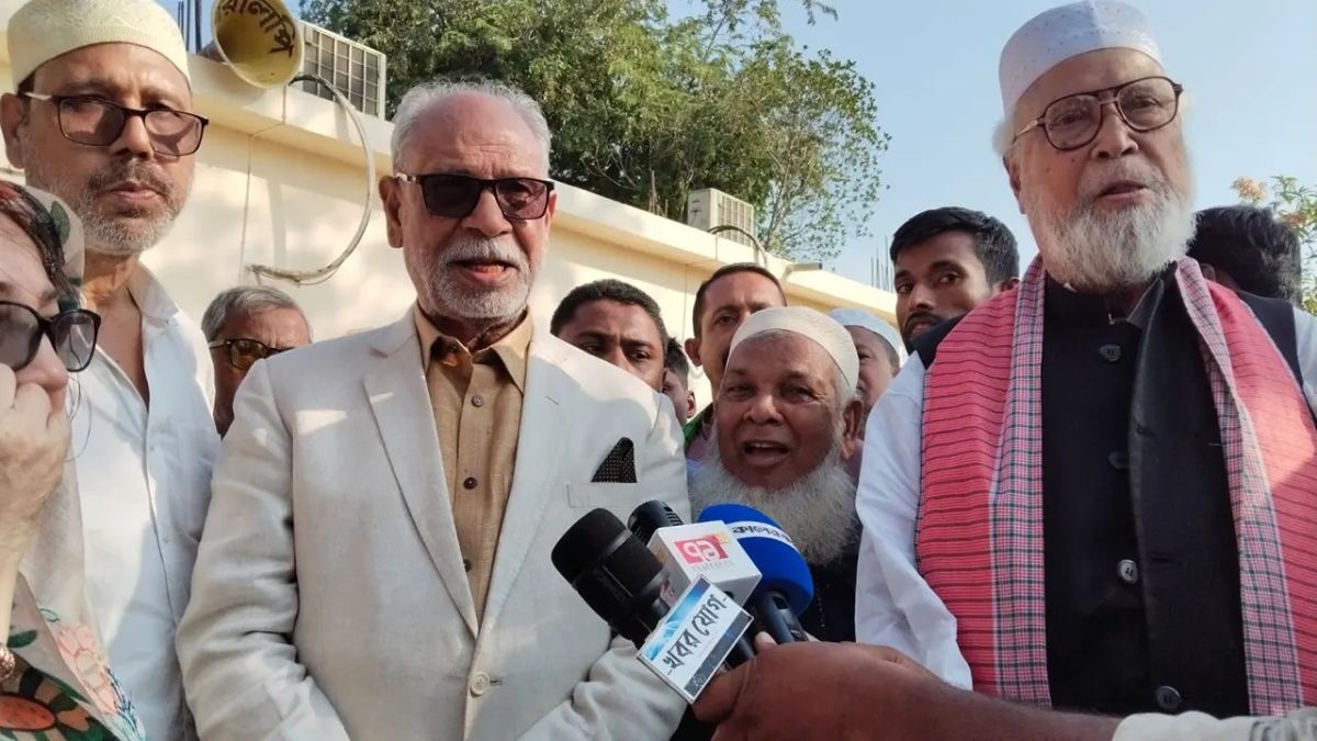 কথা বলেন সাবেক মন্ত্রী ও সদ্য কারামুক্ত আবদুল লতিফ সিদ্দিকী। ছবি- রূপালী বাংলাদেশ