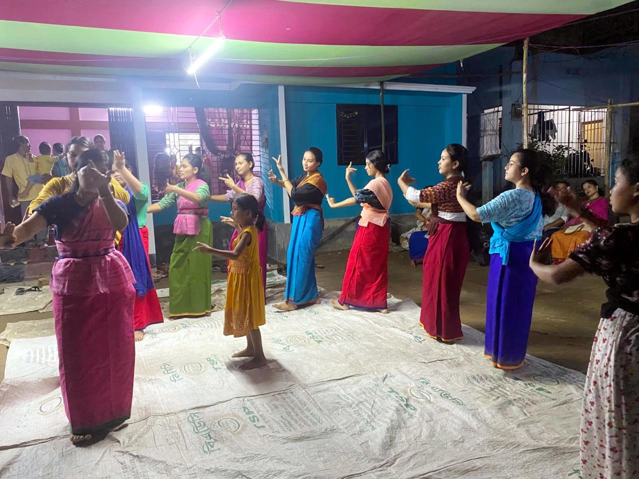 পাড়ায় পাড়ায় মণিপুরিদের মহারাস  লীলার নাচের প্রস্তুতি