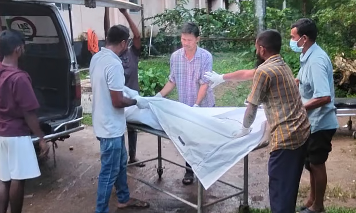 নিহতদের মরদেহ খাগড়াছড়ি সদর হাসপাতালে নিয়ে আসা হয়। ছবি- সংগৃহীত