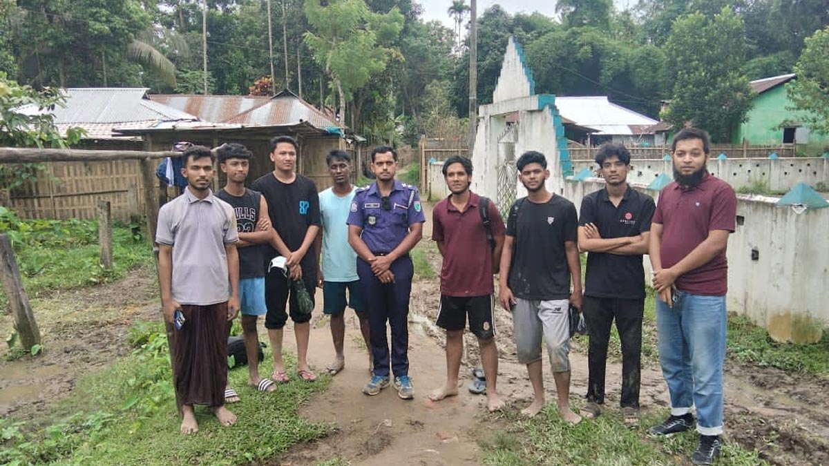 ৯৯৯-এ কলের পর হামহাম জলপ্রপাত থেকে ১০ পর্যটককে উদ্ধার