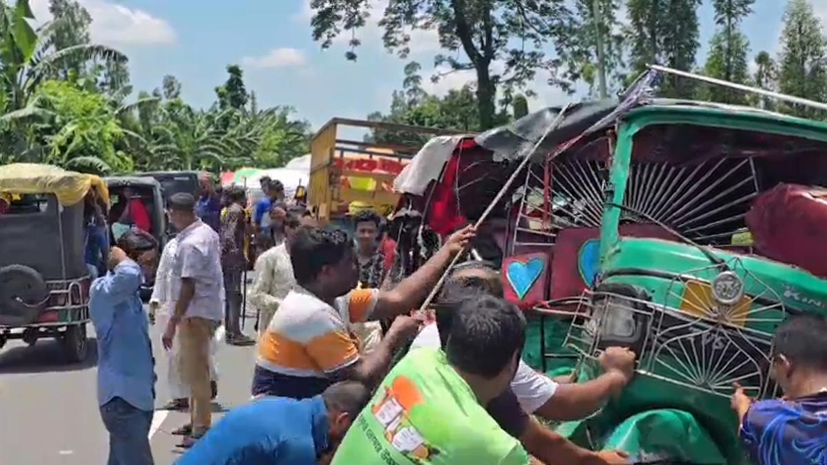 কুড়িগ্রামে গ্যাসবাহী ট্রাক-সিএনজির সংঘর্ষে নিহত ১, আহত ৪