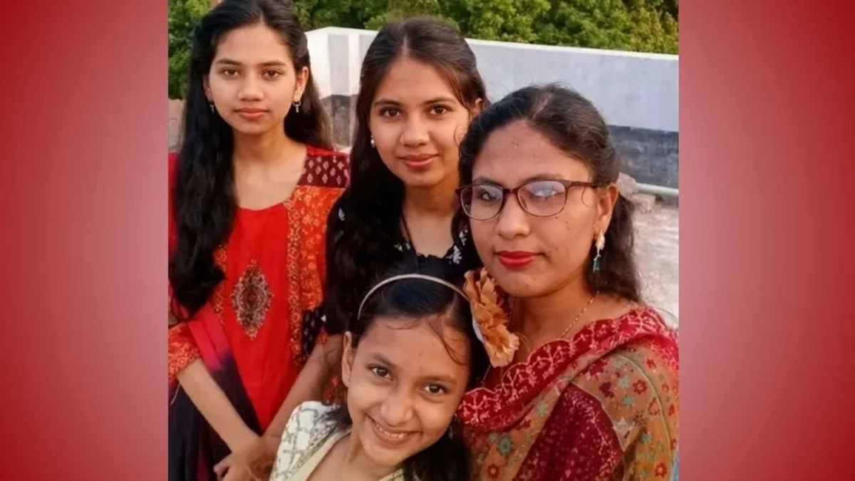 শাহিনুর বেগম ও তার তিন কন্যা। ছবি : সংগৃহীত