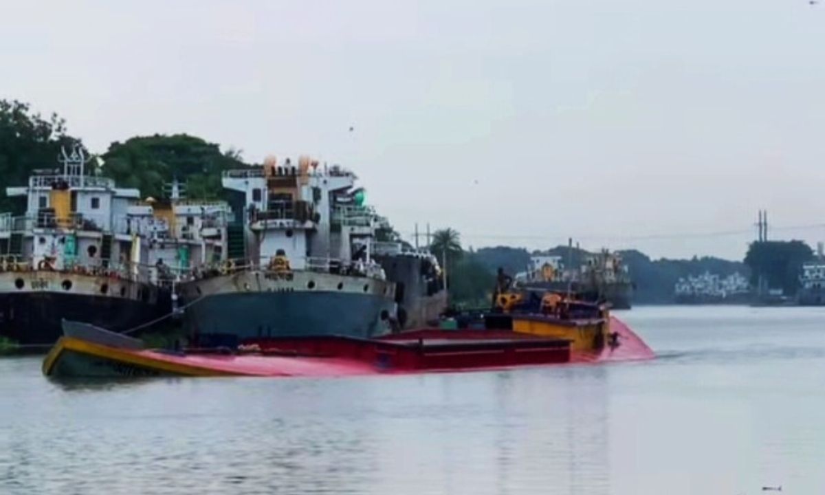 যশোরের শিল্পনগর নওয়াপাড়া নৌবন্দর। ছবি- রূপালী বাংলাদেশ