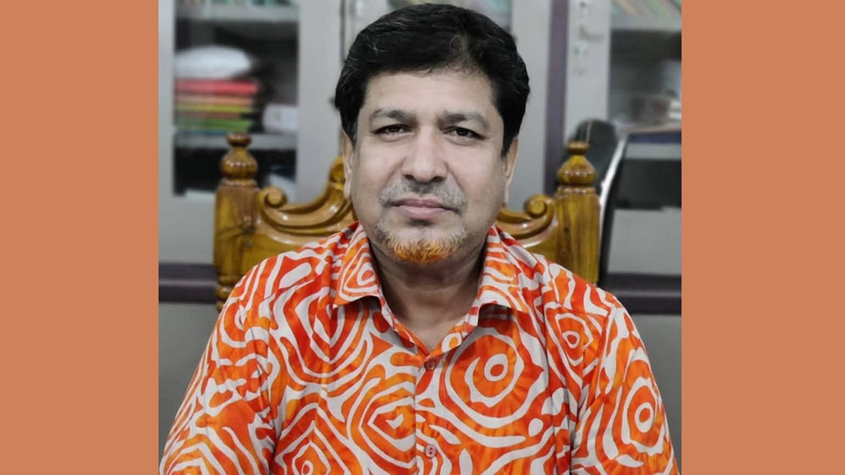 গ্রেপ্তার সাবেক প্রধান শিক্ষক রাকিবুল ইসলাম। ছবি- রূপালী বাংলাদেশ