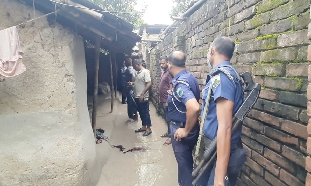 পুলিশের অভিযান। ছবি- রূপালী বাংলাদেশ