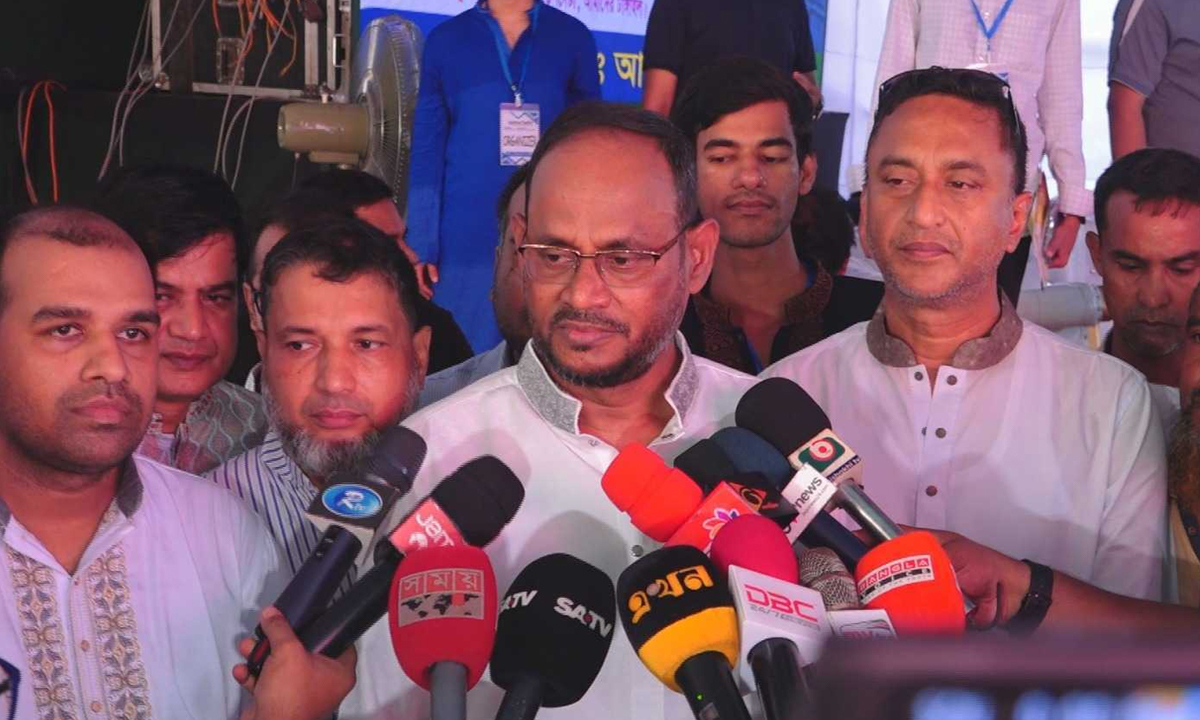 টাঙ্গাইলে কথা বলছেন সুলতান সালাউদ্দিন টুকু। ছবি- সংগৃহীত