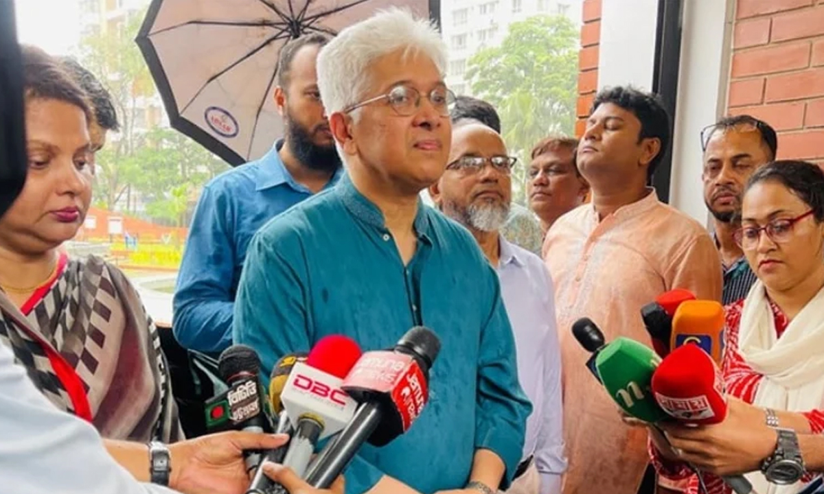 শিল্প উপদেষ্টা আদিলুর রহমান খান। ছবি- সংগৃহীত