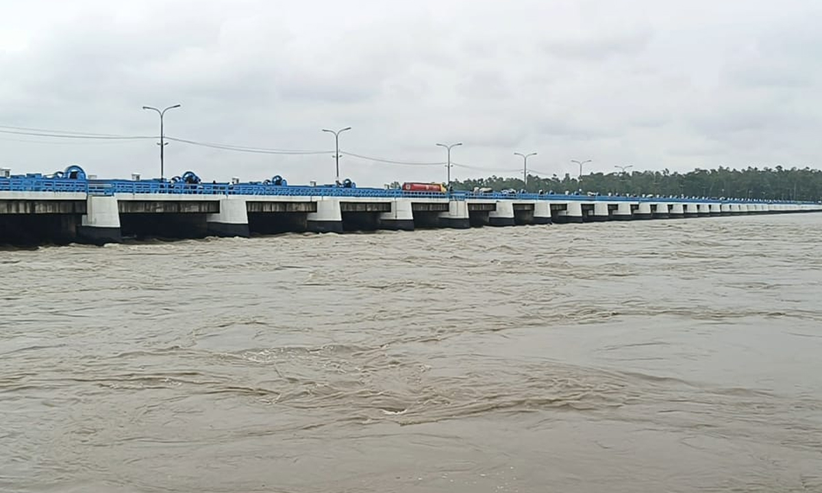 তিস্তা ব্যারেজ।  ছবি- রূপালী বাংলাদেশ