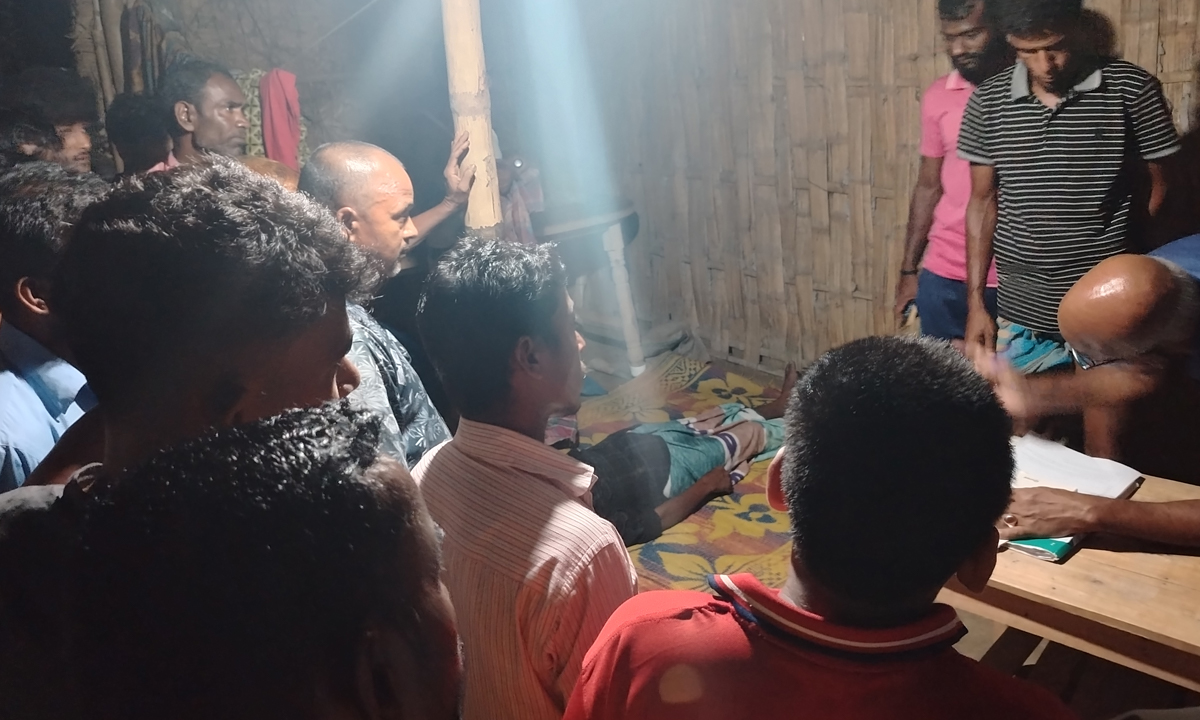 মানসিক ভারসাম্য হারিয়ে বাবার আত্মহত্যা। ছবি- রূপালী বাংলাদেশ