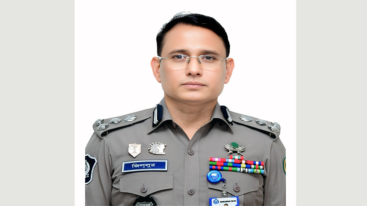 রাজশাহী মেট্রোপলিটন পুলিশের নবনিযুক্ত পুলিশ কমিশনার ড. মো. জিল্লুর রহমান ।   ছবি- রূপালী বাংলাদেশ