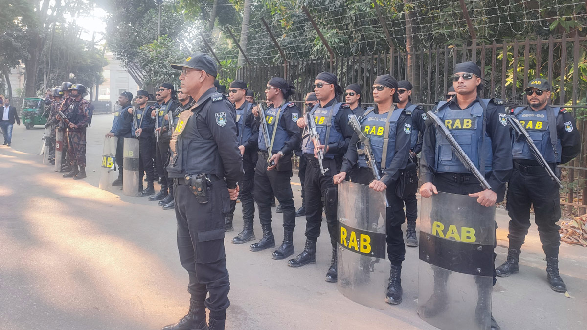 আন্তর্জাতিক ট্রাইব্যুনালে র‍্যাবের কড়া নিরাপত্তা। ছবি- সংগৃহীত