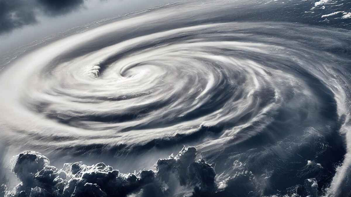 ঘূর্ণিঝড়ের স্যাটেলাইট চিত্র। ছবি- সংগৃহীত