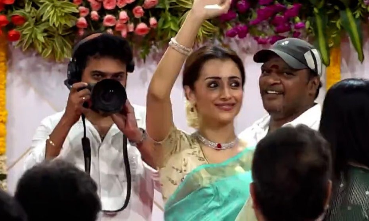 শপথ অনুষ্ঠানে তৃষা । ছবি : সংগৃহীত