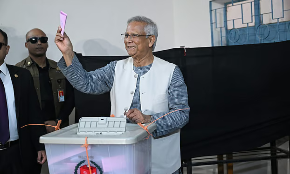 অন্তর্বর্তী সরকারের প্রধান উপদেষ্টা অধ্যাপক মুহাম্মদ ইউনূস । ছবি: প্রধান উপদেষ্টাের প্রেস উইং