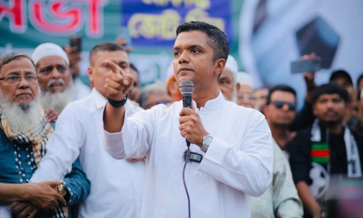 বক্তব্য দেন ব্রাহ্মণবাড়িয়া-৫ আসনের স্বতন্ত্র প্রার্থী কাজী নাজমুল হোসেন তাপস। ছবি : রূপালী বাংলাদেশ