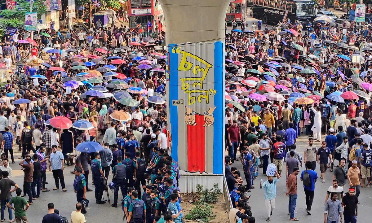 শাহবাগে বুয়েট শিক্ষার্থীরা।  ছবি- সংগৃহীত