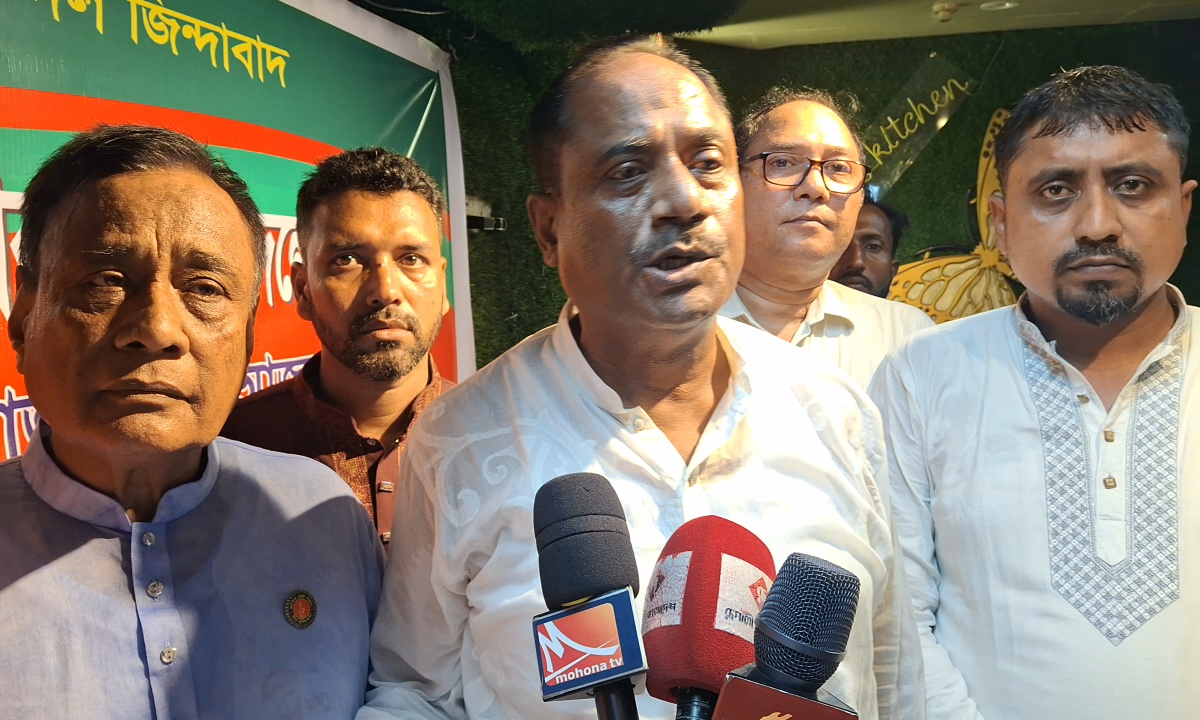 কথা বলছেন নবগঠিত রাজনৈতিক দল ‘জনতার দল’-এর সদস্য সচিব মো. আজম খান। ছবি- রূপালী বাংলাদেশ