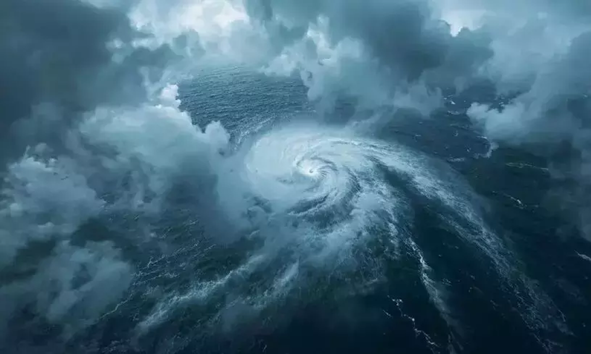 ঘূর্ণিঝড় ‘মন্থা’। ছবি- সংগৃহীত