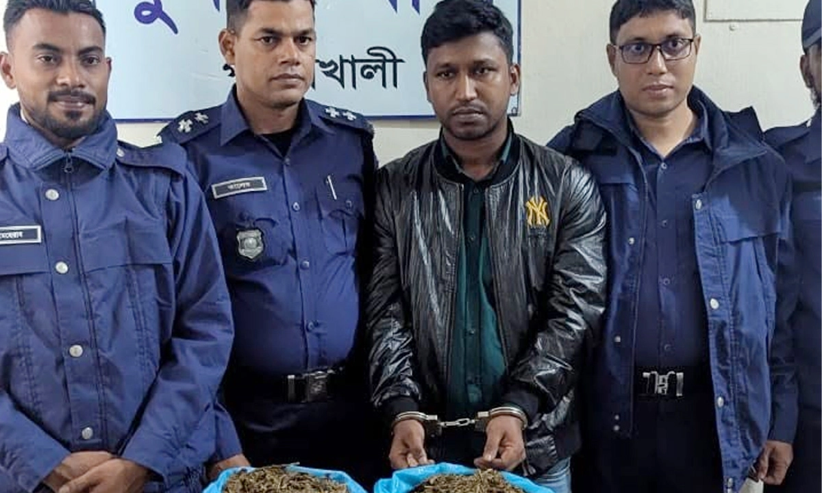 আটক রোমান মোল্লা (৩৫)।  ছবি- রূপালী বাংলাদেশ