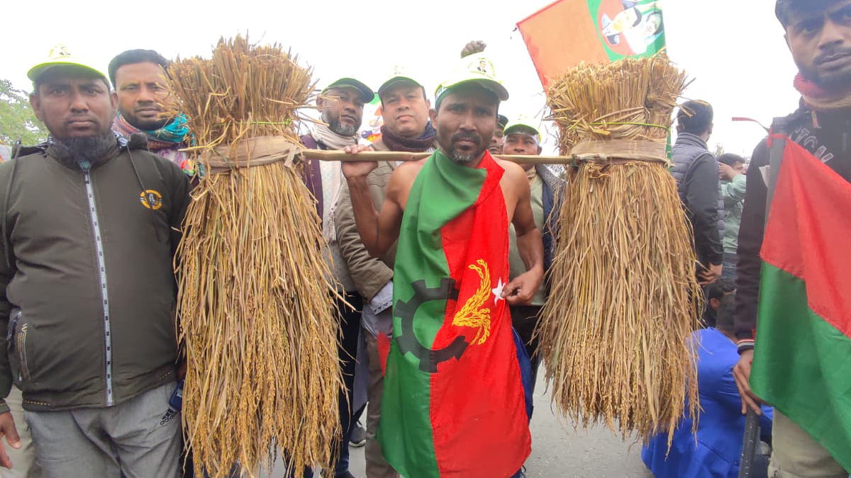 শেরপুরের নকলা থেকে ঢাকা এসেছেন রিয়াজ উদ্দিন। ছবি : সংগৃহীত
