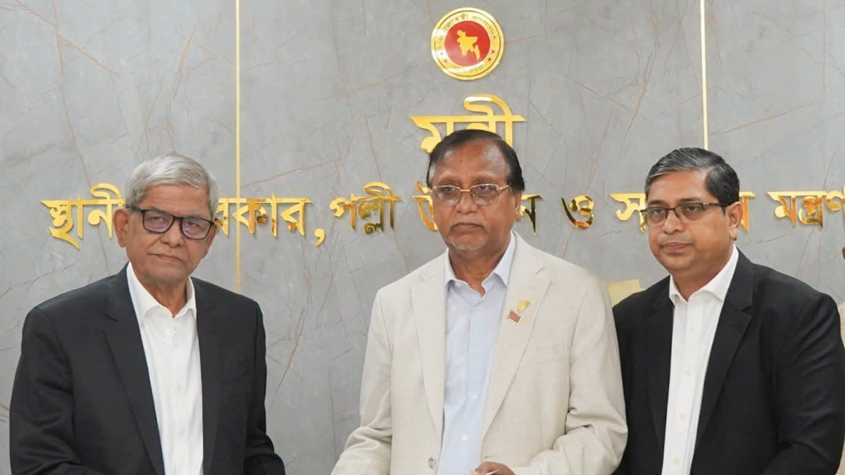 ডিএসসিসির নবনিযুক্ত প্রশাসক হিসেবে আনুষ্ঠানিকভাবে দায়িত্ব গ্রহণ করেছেন বীর মুক্তিযোদ্ধা মো. আব্দুস সালাম। ছবি : রূপালী বাংলাদেশ