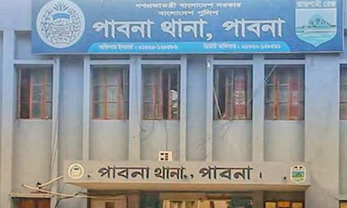 পাবনায় ছেলের সামনে বাবাকে গুলি করে হত্যা