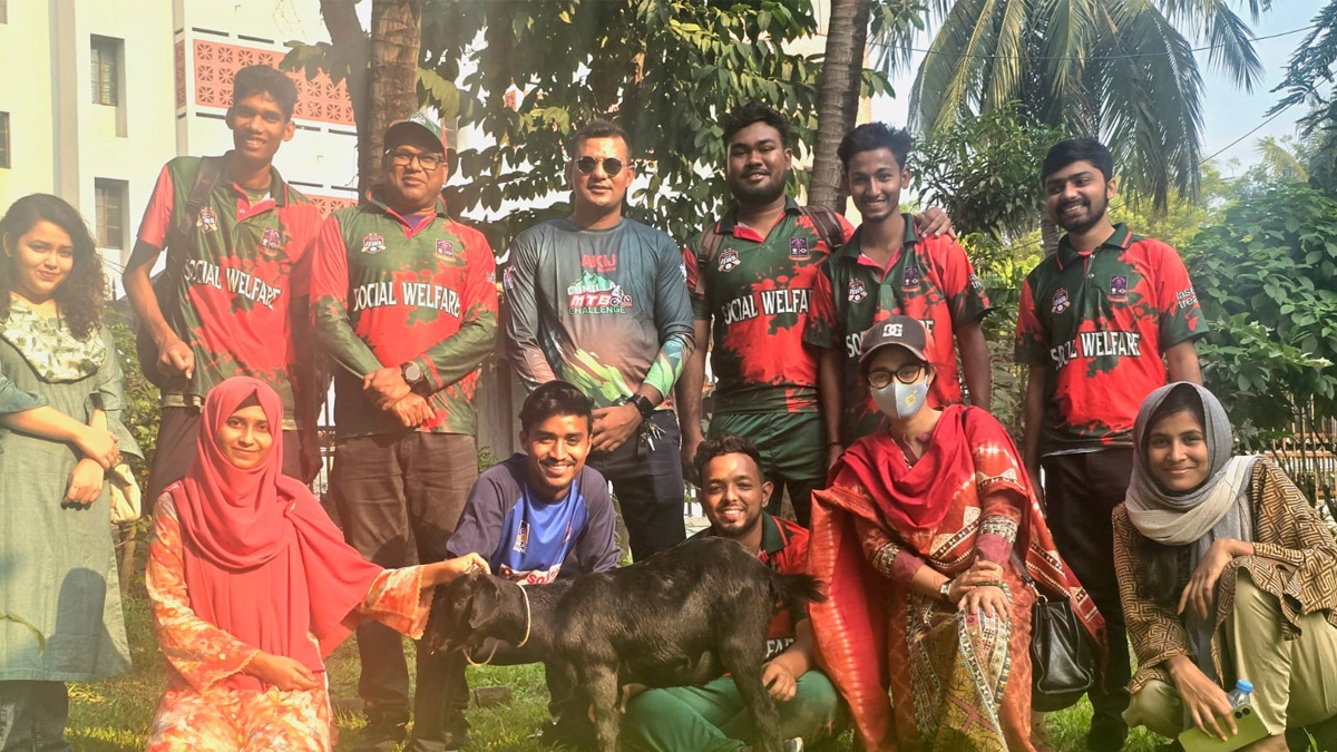 সমাজকল্যাণ ও গবেষণা ইনস্টিটিউটের ক্রিকেট দল। ছবি- রূপালী বাংলাদেশ