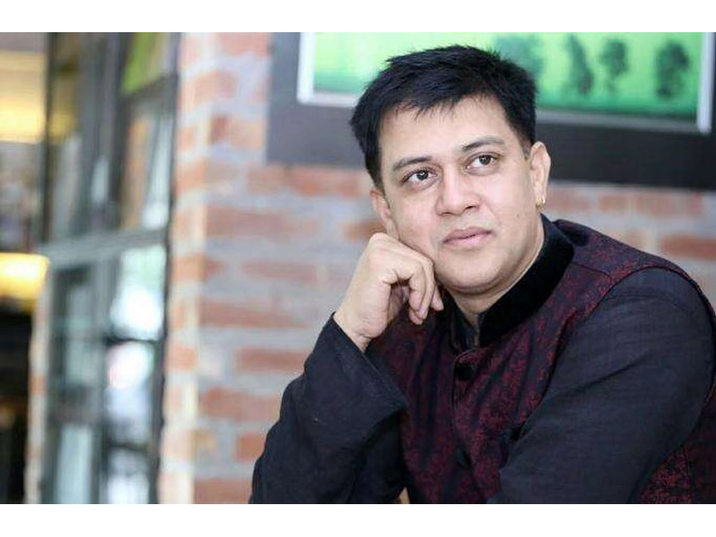 এক পরিপূর্ণ নায়কের নাম শাকিল খান