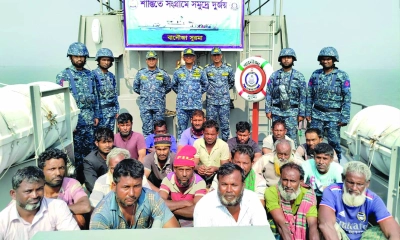 নৌবাহিনীর তৎপরতায় ২০ জেলেসহ ভাসমান বোট উদ্ধার