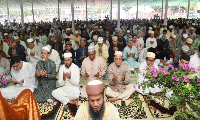 রাজারবাগে ঈদের নামাজ আদায় করলেন আইজিপি