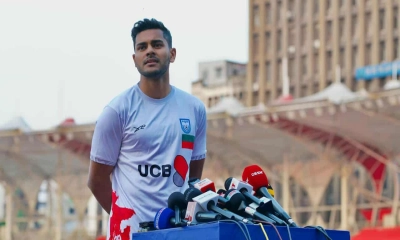 জয়ের খোঁজে সামিত সোম