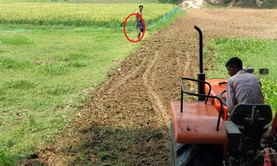 অস্ত্রধারীদের তাণ্ডবে চৌদ্দগ্রামে শতবর্ষী রাস্তা বিলীন, গৃহবন্দি একাধিক পরিবার