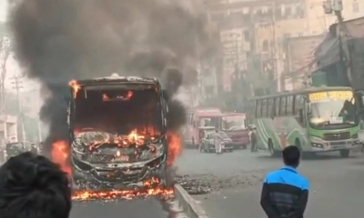 গাজীপুরে বাস-মোটরসাইকেল সংঘর্ষ, বাসে আগুন