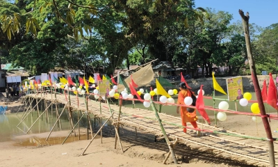 নতুন সাঁকো পেয়ে স্বস্তির হাসি সাত গ্রামে। ছবি- রূপালী বাংলাদেশ