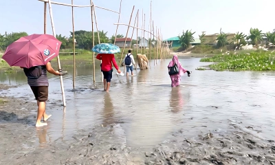 শিক্ষার আলো জ্বালাতে গিয়ে প্রতিনিয়ত লড়তে হয় নদী-স্রোত-কাদামাটির সাথে