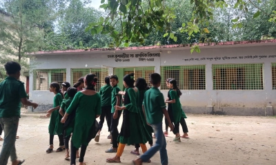 ১২০ বছর বয়সী স্কুলের নেই নিজস্ব জমি!