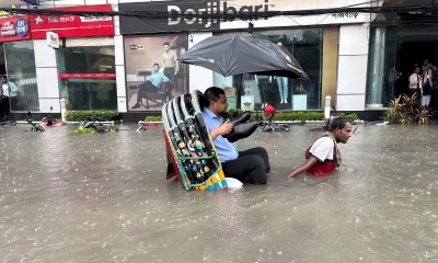 কয়েক ঘণ্টার বৃষ্টিতে বুক সমান পানি চট্টগ্রামে