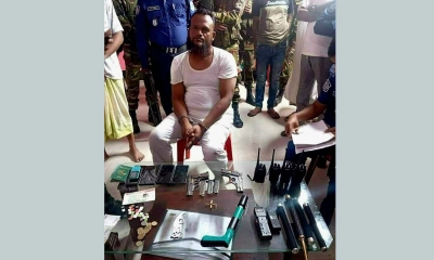 শ্রীপুরে অস্ত্রসহ স্বতন্ত্র এমপি প্রার্থীসহ আটক ৭