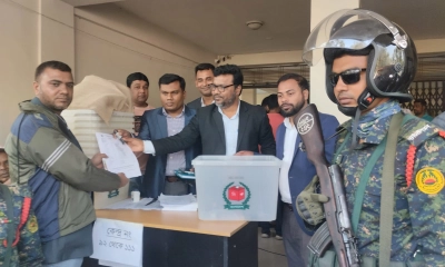চুয়াডাঙ্গার ২ সংসদীয় আসনে নির্বাচনি উপকরণ বিতরণ