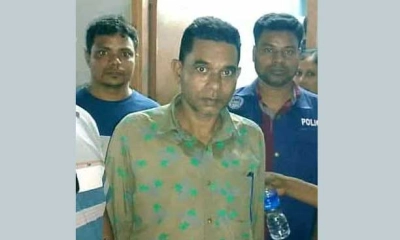 ‘চাকরি দেওয়ার কথা বলে’ কোটি টাকা হাতিয়ে নিয়েছেন শিক্ষক বিষ্ণুপদ