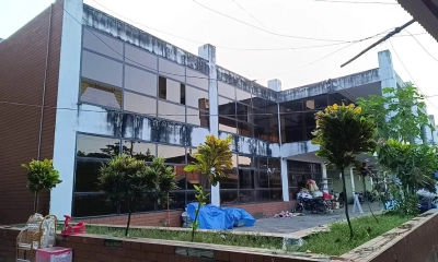 অবহেলার নিদর্শন কিশোরগঞ্জ পৌর মার্কেট। ছবি- রূপালী বাংলাদেশ