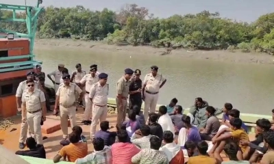 বাংলাদেশি ২৯ জেলেসহ ট্রলার ধরে নিয়ে গেছে ভারতীয় কোস্ট গার্ড