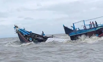 ভাসানচরে ২০ যাত্রী নিয়ে ট্রলারডুবি