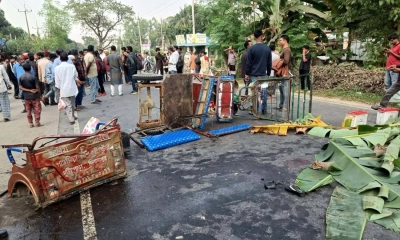 দিনাজপুরে সড়কে নিভল ৪ জনের প্রাণ