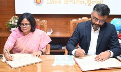 খুলনার নতুন জেলা প্রশাসক হুরে জান্নাতের যোগদান