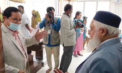 যেভাবে বাগবিতণ্ডার সূত্রপাত, যা ঘটেছিল মমেকে