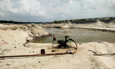 গড়াই নদীতে বালু লুট