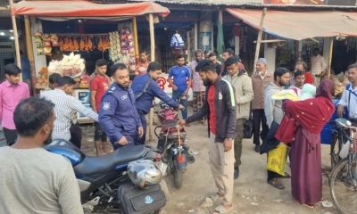 দিনাজপুরে বাস চাপায় গৃহবধূর মৃত্যু